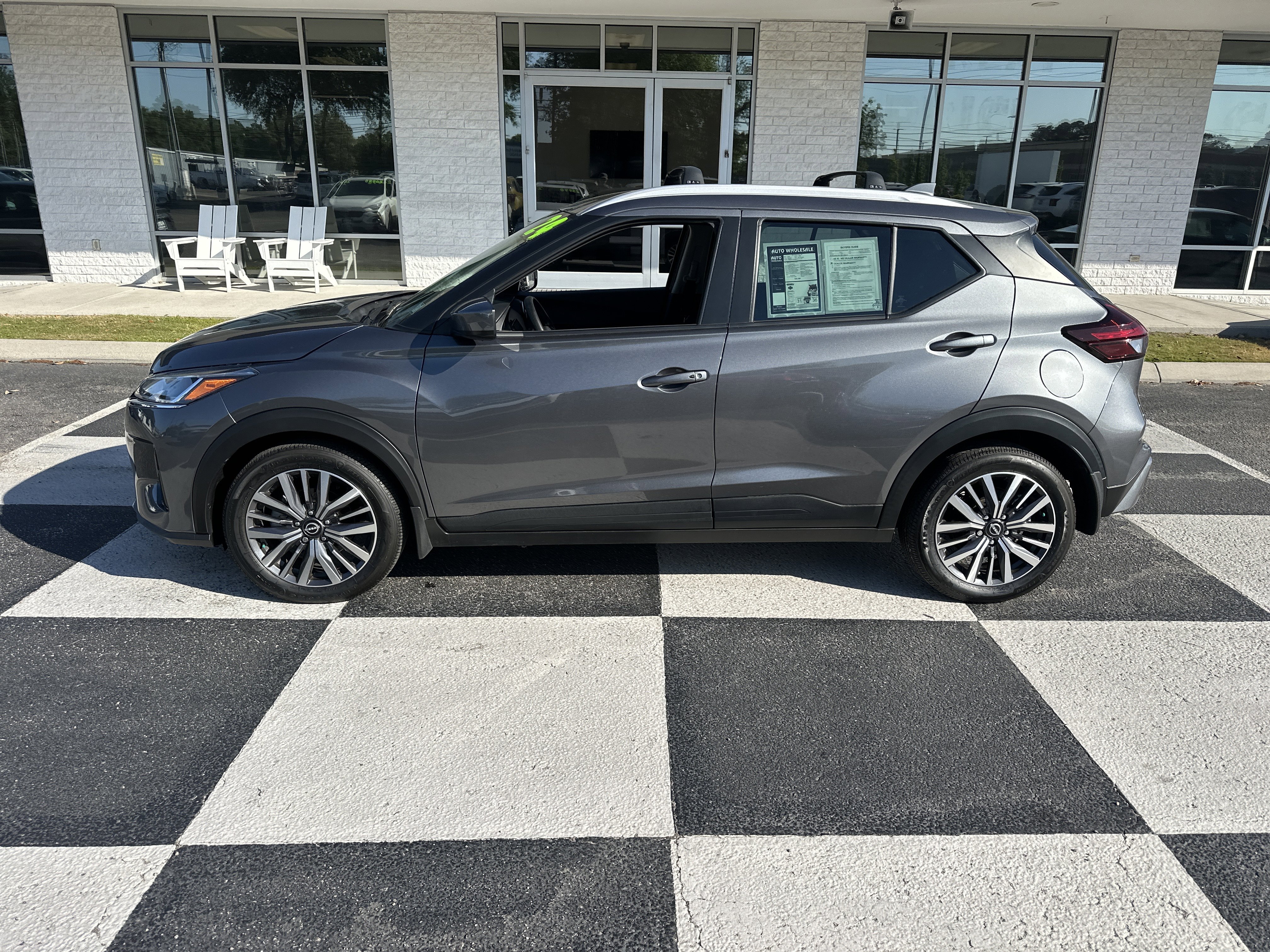 Used 2024 Nissan Kicks SV w/ Interior Electronics Package FWD image 1