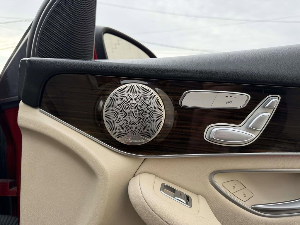 Used 2021 Mercedes-Benz GLC 300 4MATIC image 13