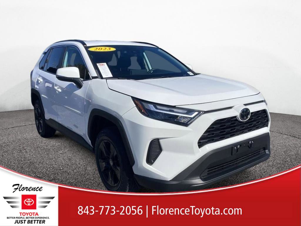Used 2023 Toyota RAV4 XLE image 1
