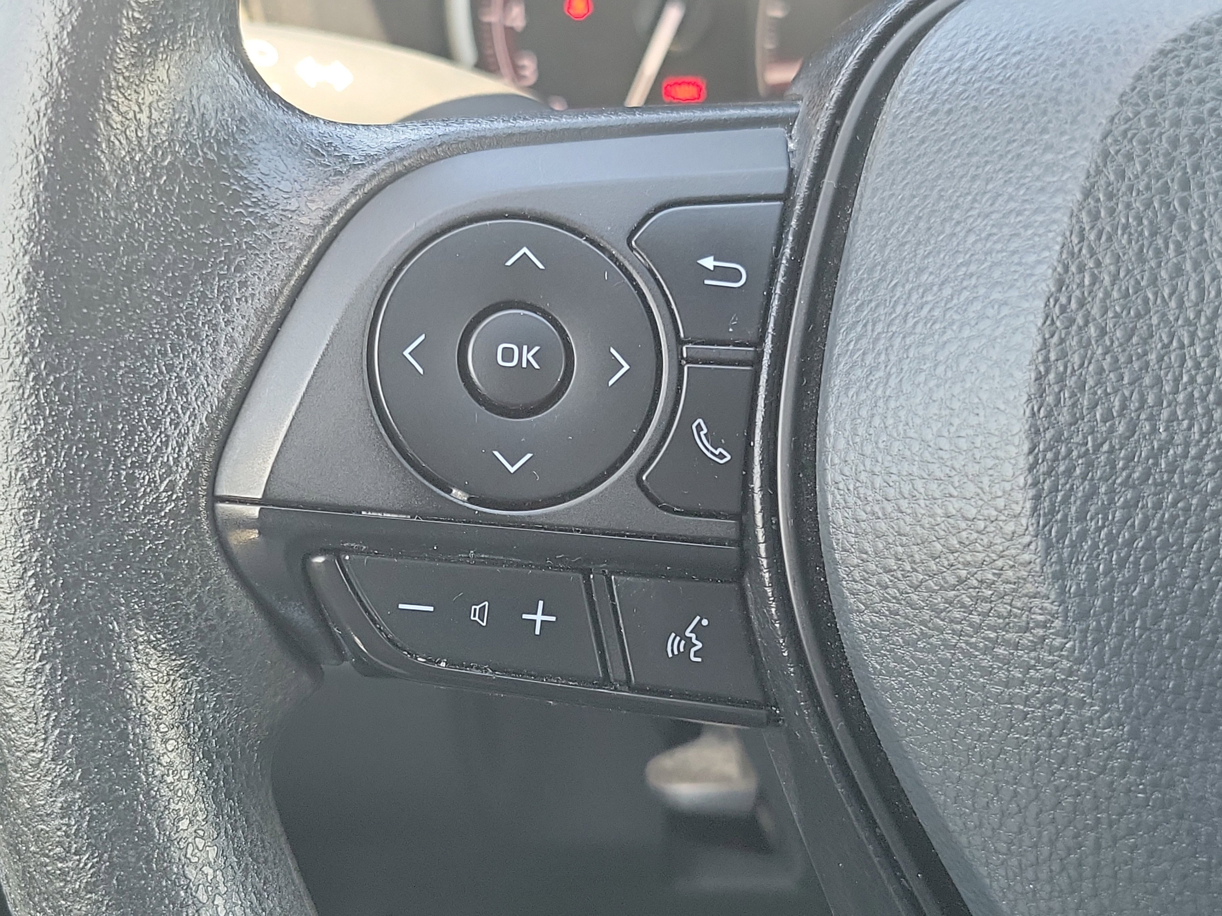 Certified 2023 Toyota RAV4 LE AWD/4WD image 24