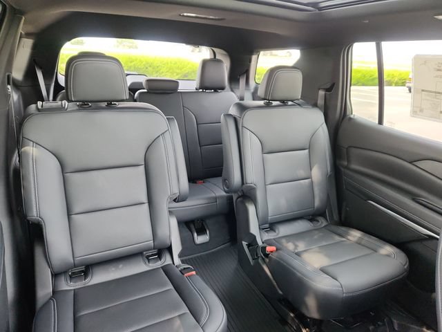 New 2027 Chevrolet Traverse LT w/ Sun and Wheel Package FWD image 17