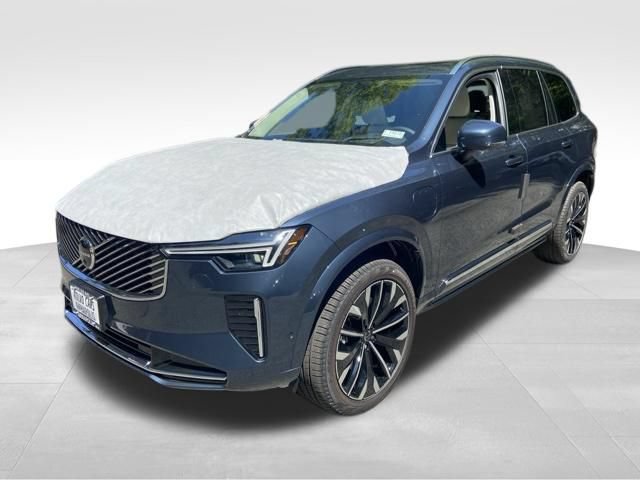 New 2026 Volvo XC90 T8 Ultra w/ Protection Package Premier AWD/4WD image 3