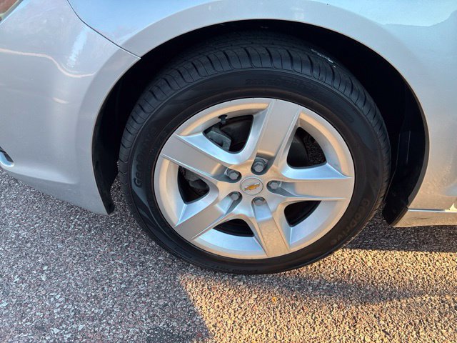 Used 2012 Chevrolet Malibu LS FWD image 10