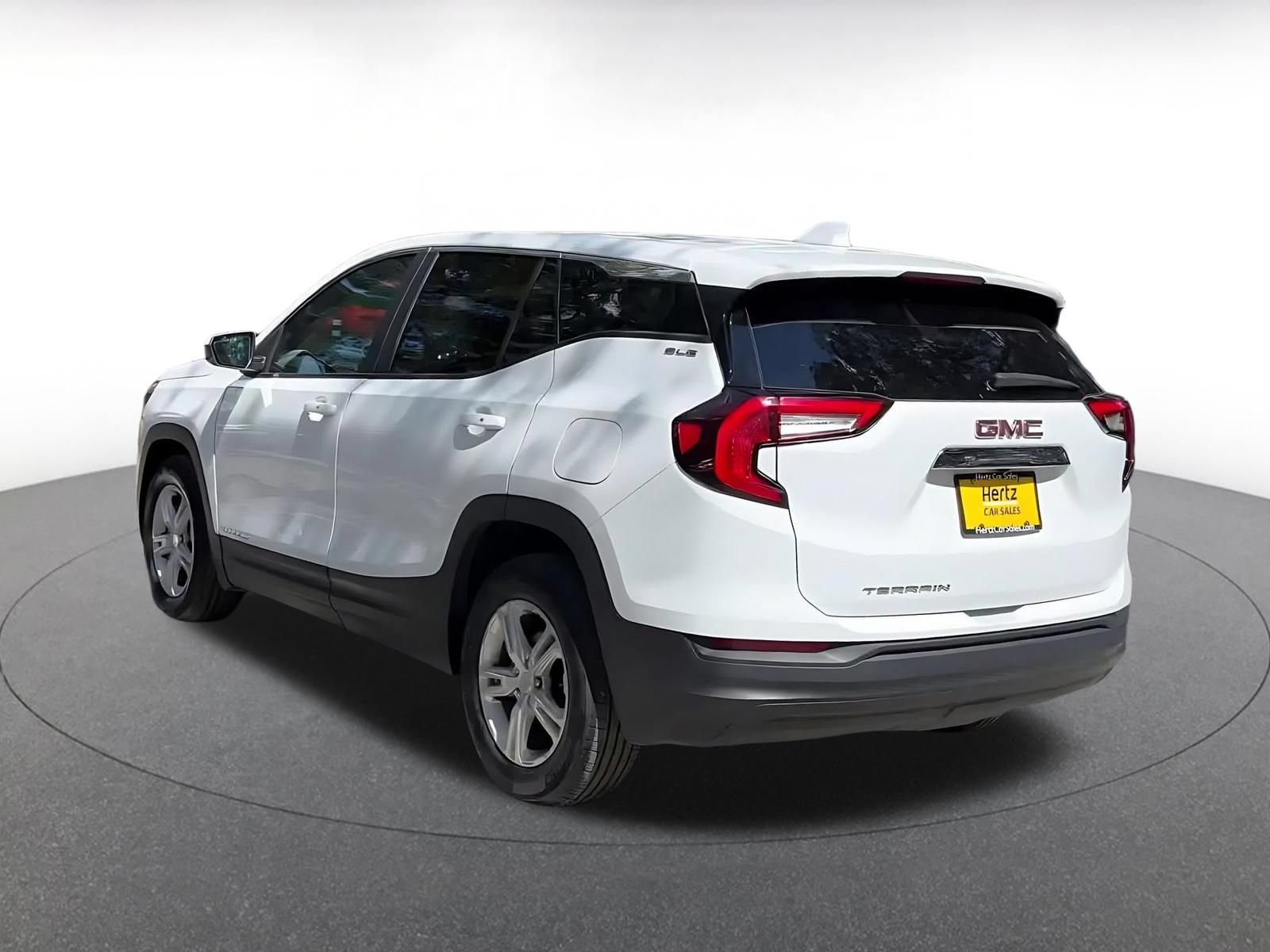 Used 2024 GMC Terrain SLE FWD image 15