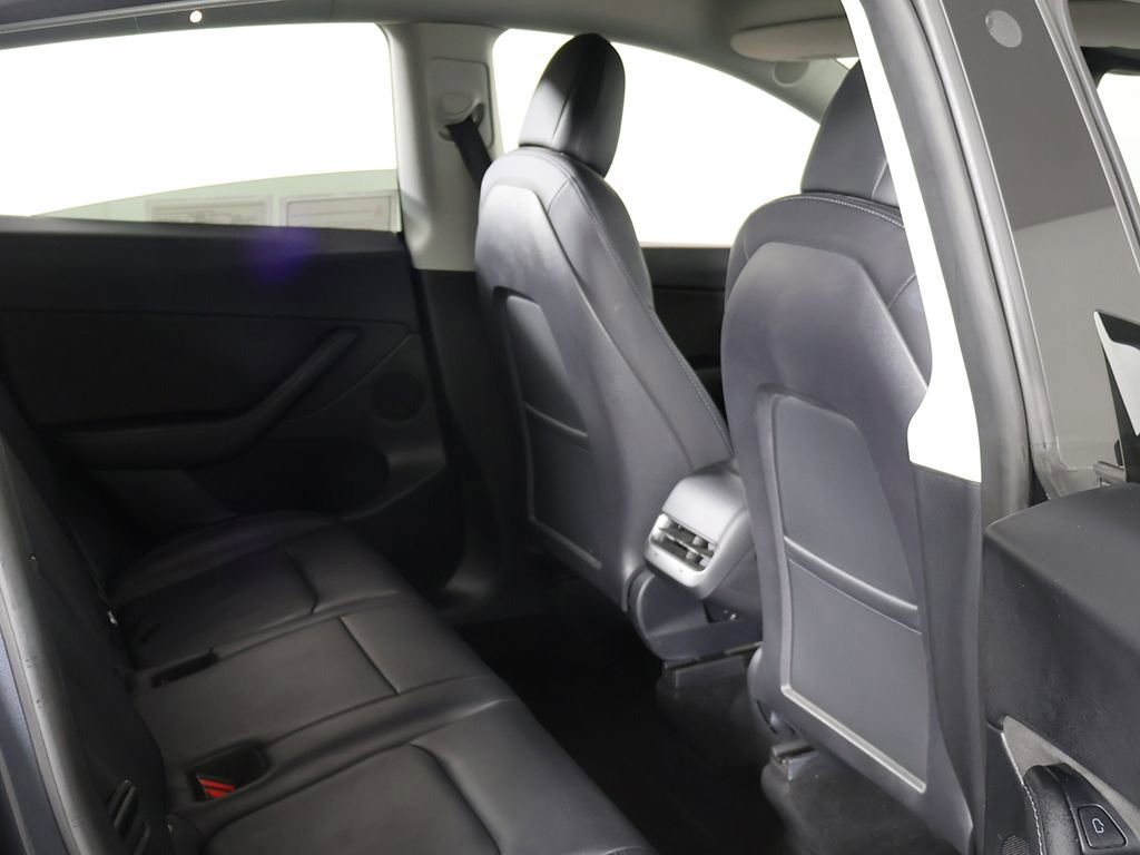Used 2022 Tesla Model Y Long Range AWD/4WD image 30