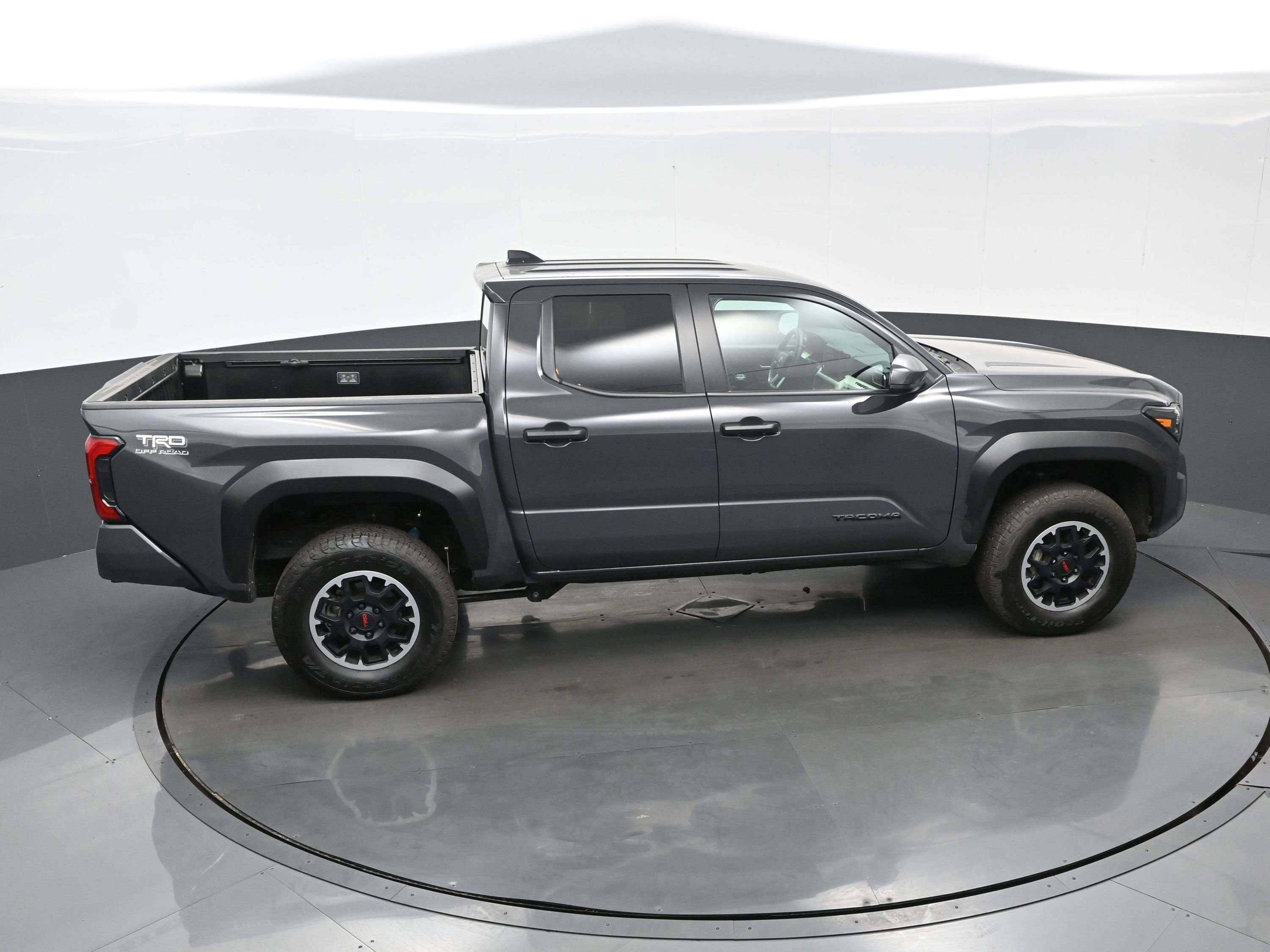 Used 2024 Toyota Tacoma TRD Off-Road image 39