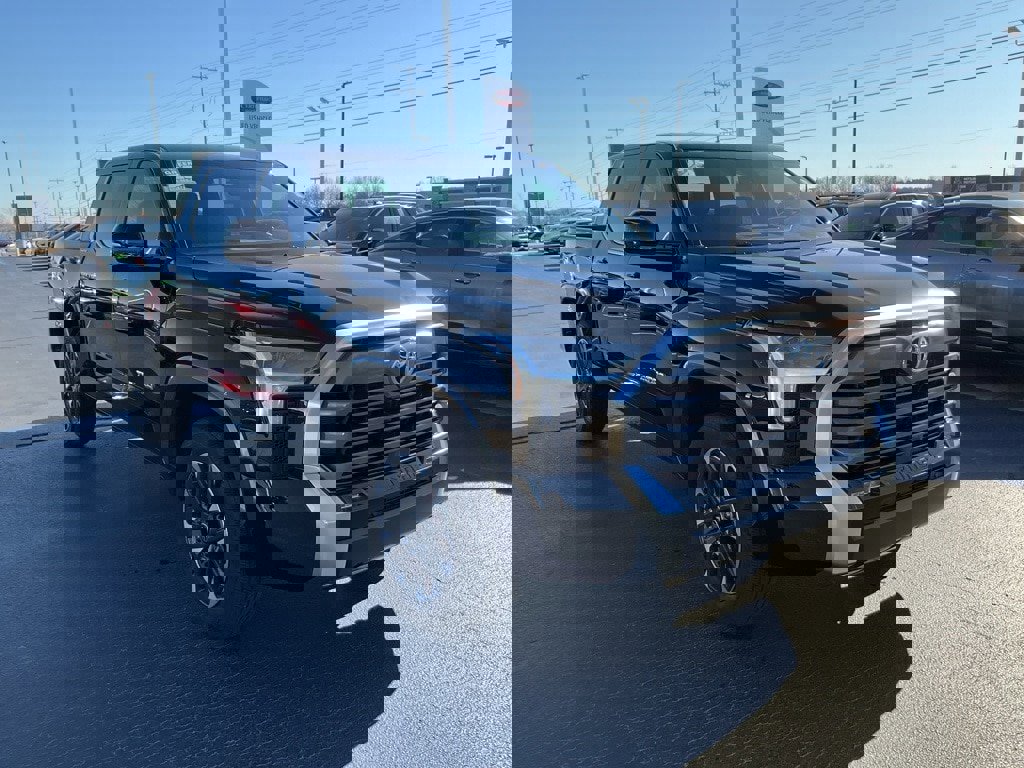 Used 2025 Toyota Tundra Limited image 21
