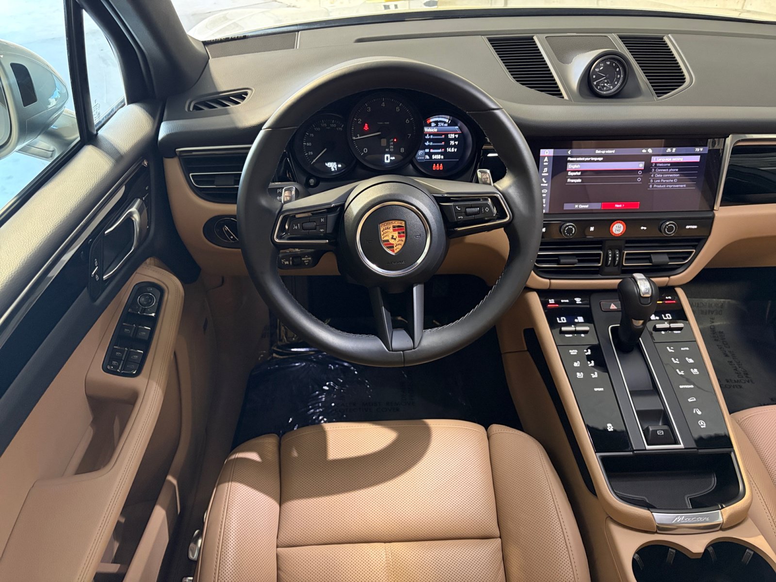 Certified 2026 Porsche Macan AWD/4WD image 5