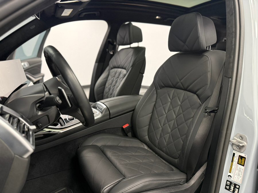 Used 2026 BMW X7 xDrive40i w/ Executive Package image 34