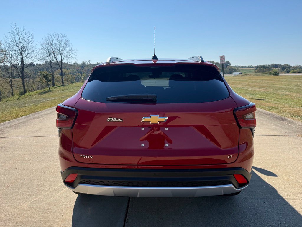 New 2026 Chevrolet Trax LT w/ Driver Confidence Package FWD image 4