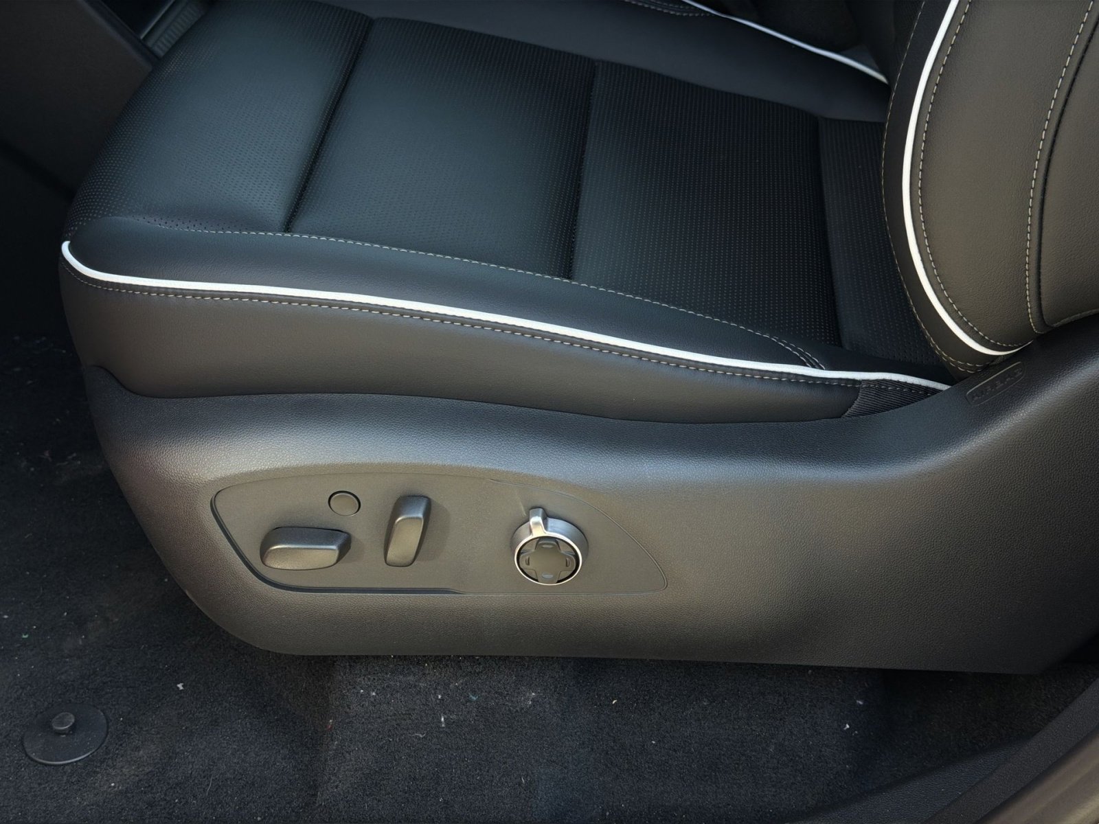 New 2026 Buick Enclave Avenir w/ Super Cruise Package image 14