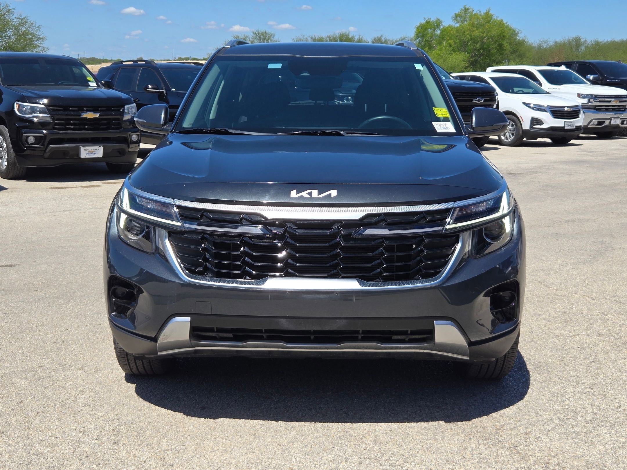 Used 2024 Kia Seltos EX FWD image 8