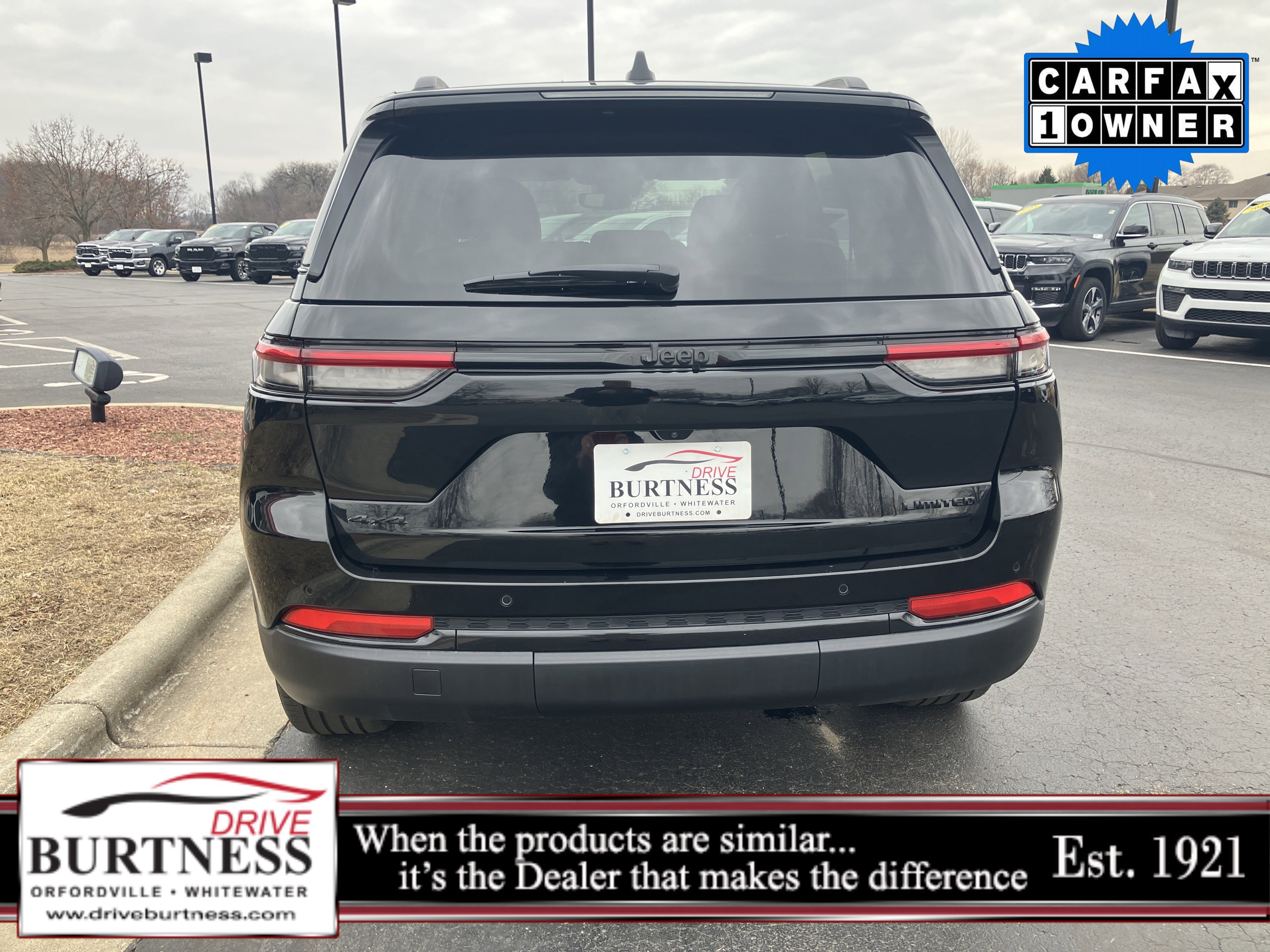 Used 2023 Jeep Grand Cherokee Limited w/ Black Appearance Package image 19