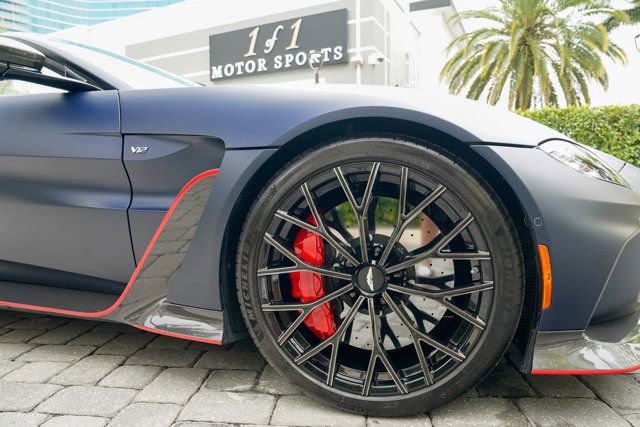 Used 2023 Aston Martin V12 Vantage Roadster RWD image 36