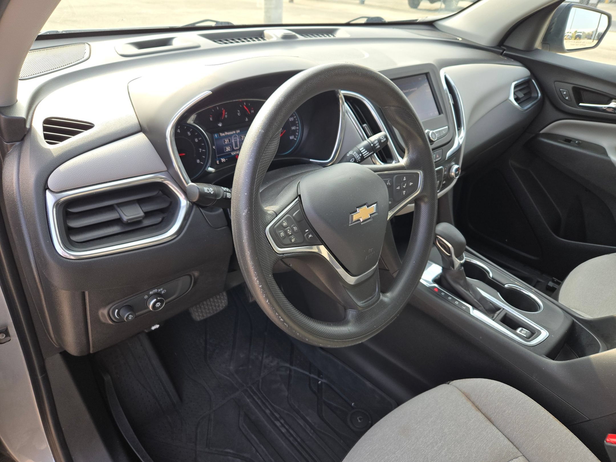 Used 2023 Chevrolet Equinox LS w/ LS Convenience Package FWD image 10