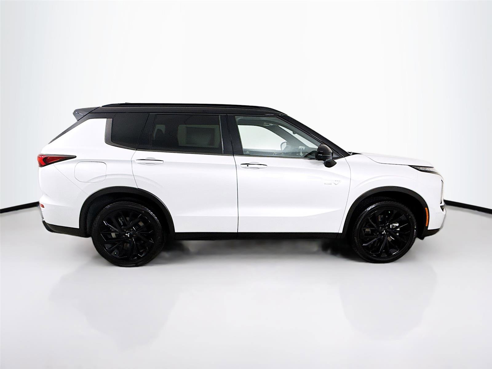 New 2025 Mitsubishi Outlander SEL Black Edition image 8