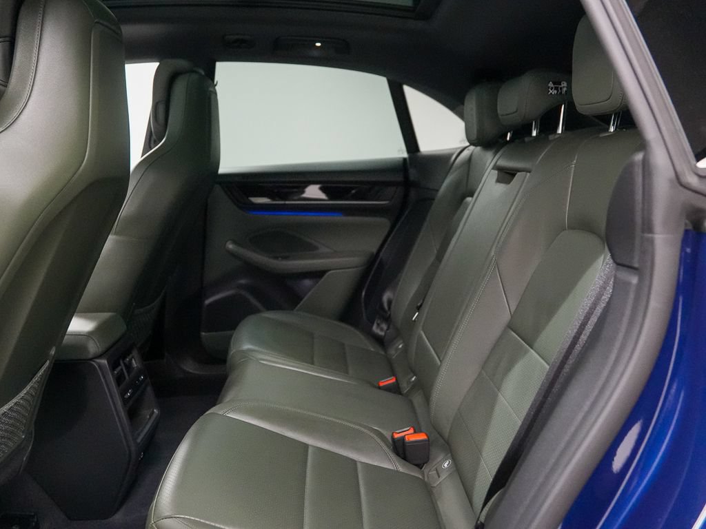 Certified 2024 Porsche Macan 4 Electric AWD/4WD image 28