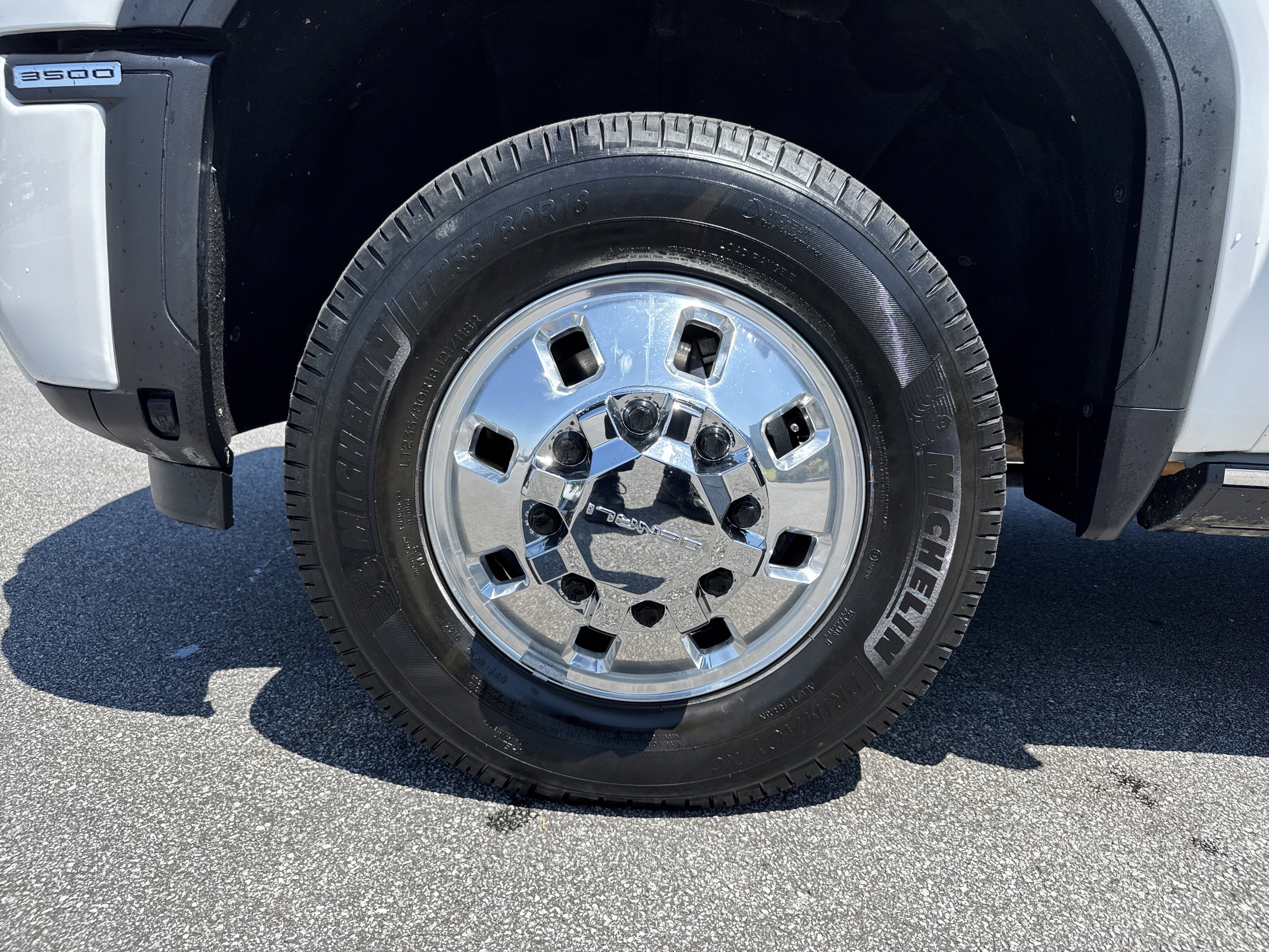 Used 2024 GMC Sierra 3500 Denali w/ Denali Reserve Package AWD/4WD image 13