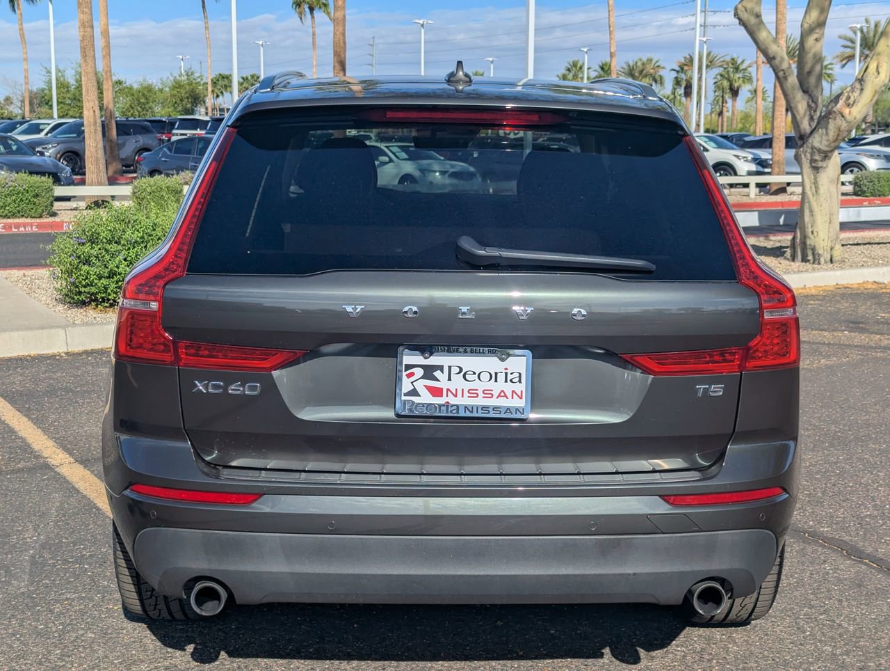 Used 2019 Volvo XC60 T5 Momentum w/ Premium Package image 5