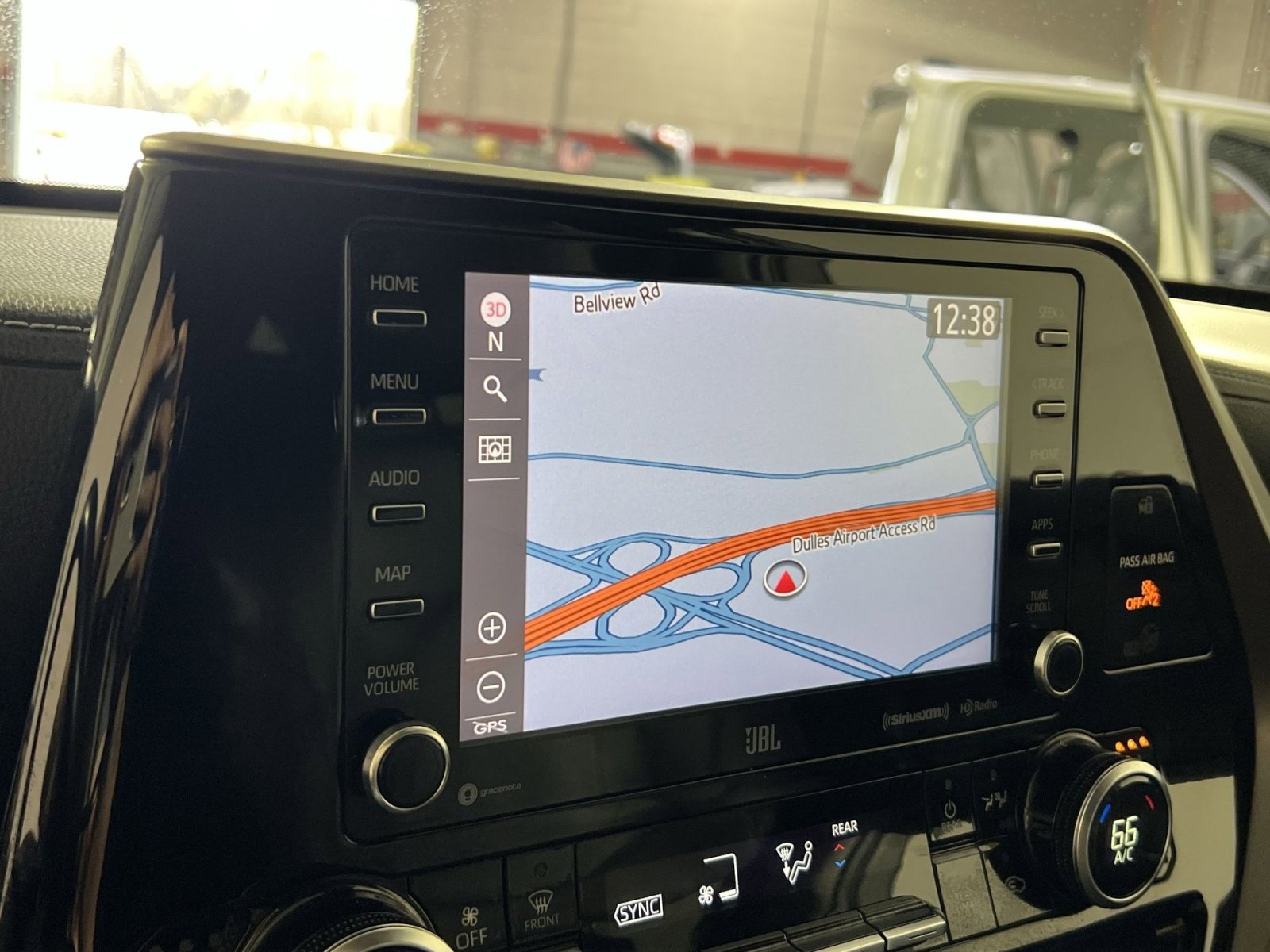 Used 2020 Toyota Highlander Limited image 17