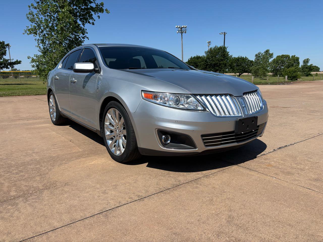 Used 2012 Lincoln MKS AWD image 29