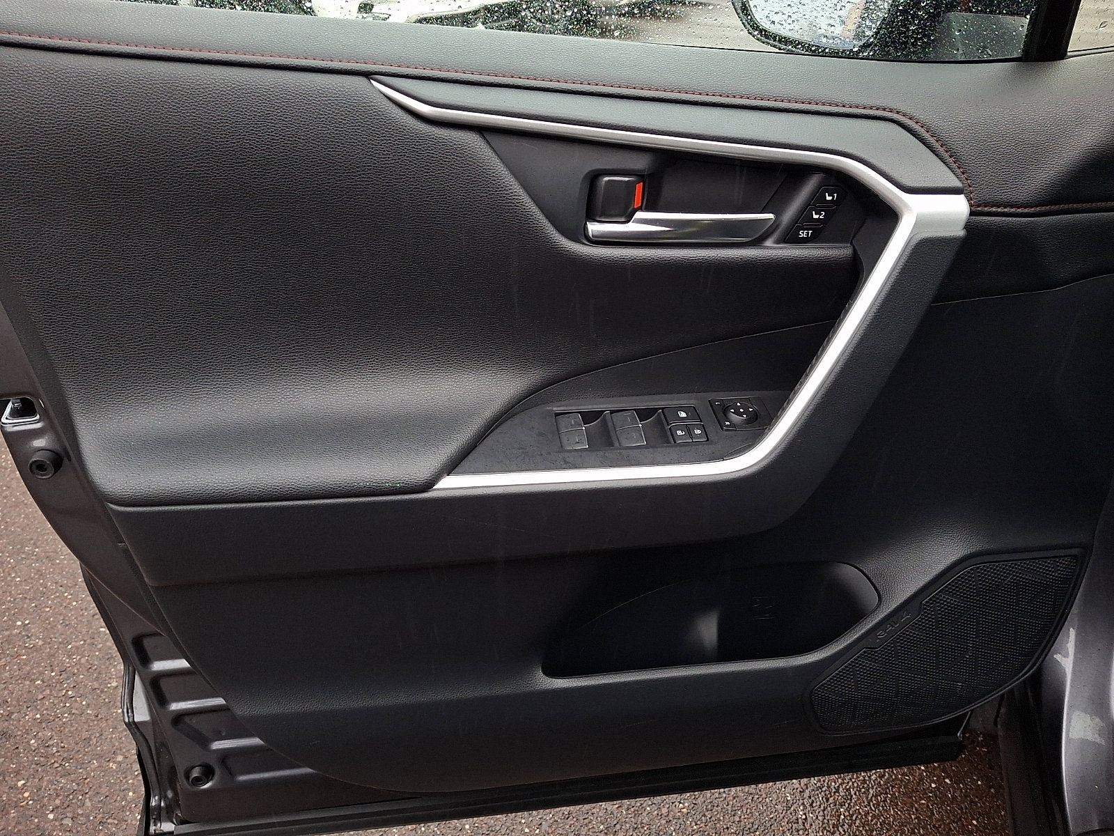 Used 2023 Toyota RAV4 XSE w/ Premium Package image 12