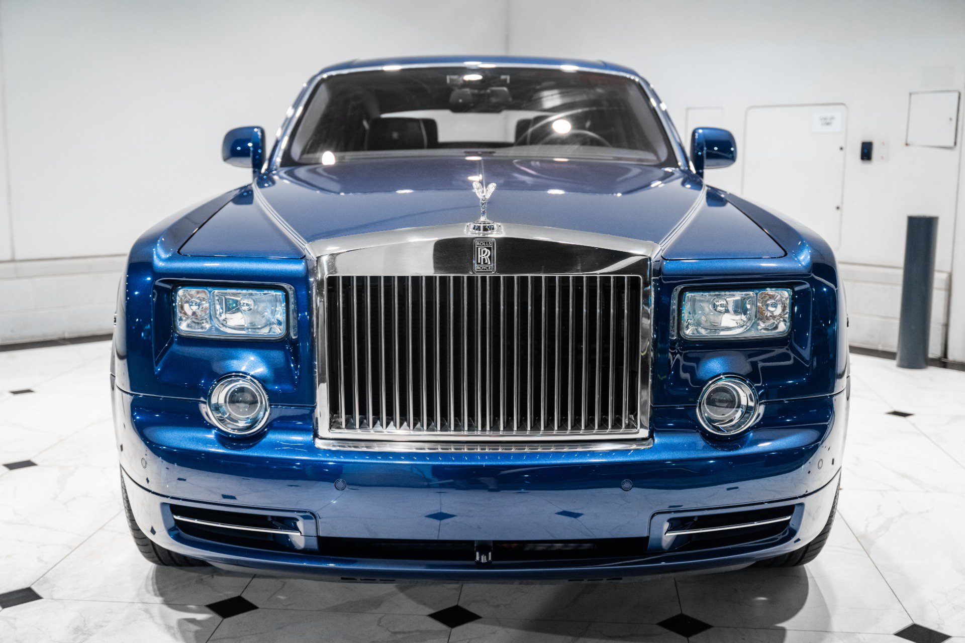 Used 2011 Rolls-Royce Phantom Sedan RWD image 4