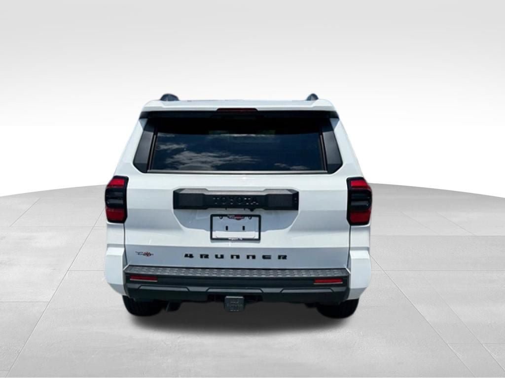Used 2025 Toyota 4Runner SR5 AWD/4WD image 5