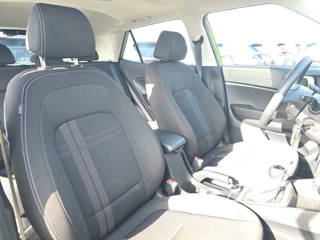 Certified 2023 Hyundai Venue SEL image 9