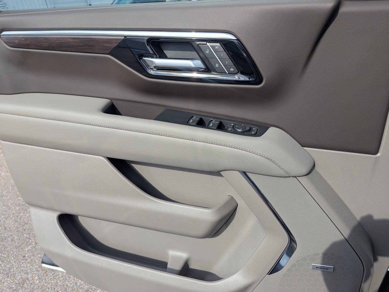 New 2026 Chevrolet Suburban LT w/ Comfort Package RWD image 18