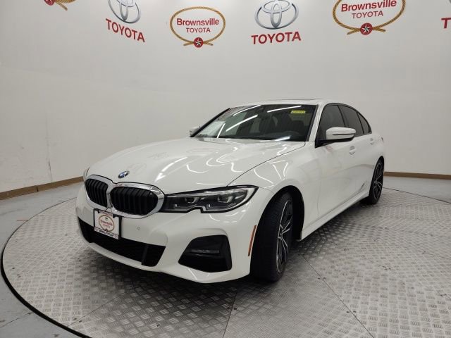 Used 2019 BMW 330i Sedan w/ M Sport Package image 2