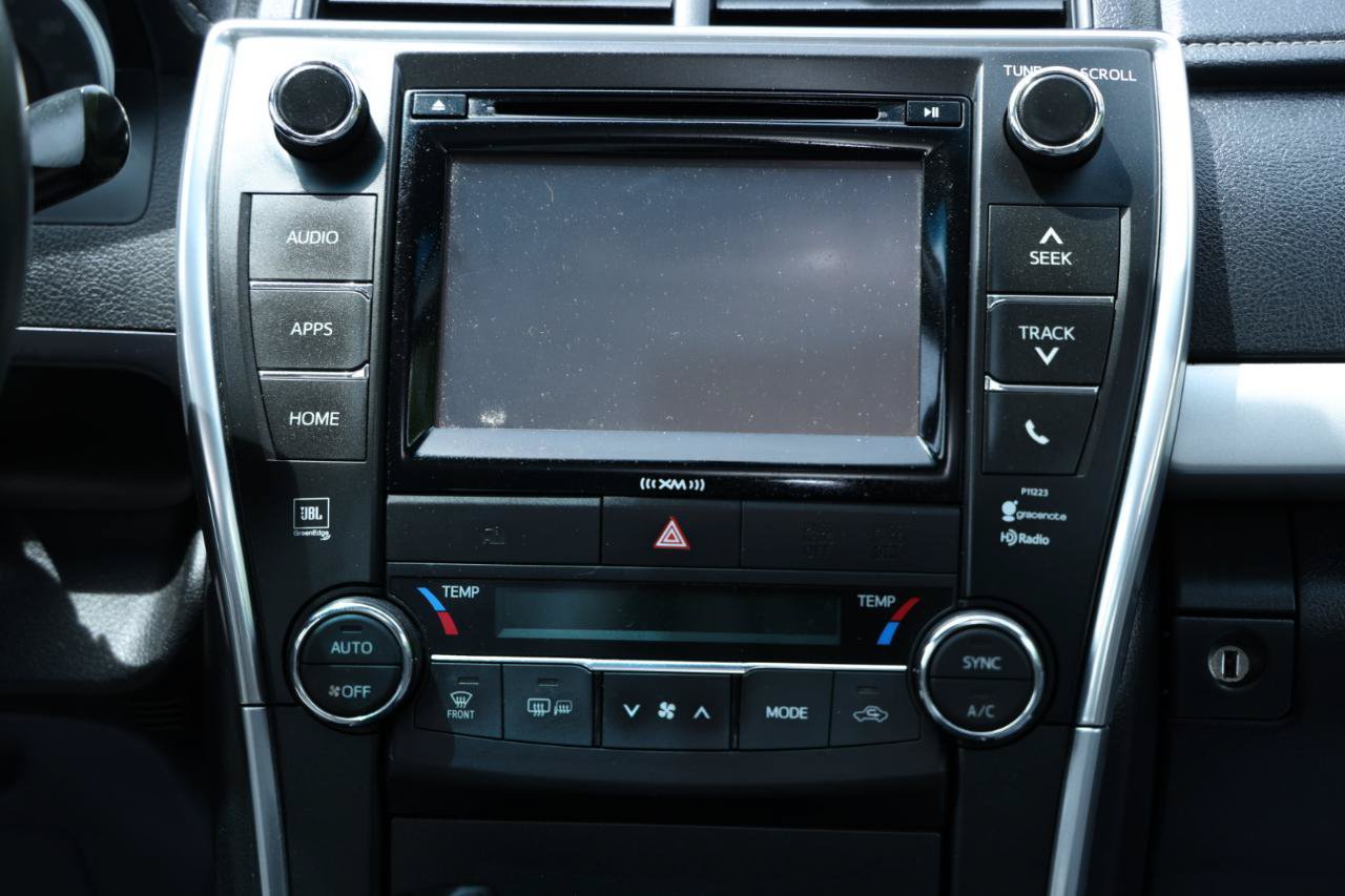 Used 2017 Toyota Camry XSE FWD image 11
