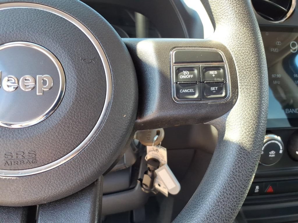 Used 2016 Jeep Compass Sport FWD image 9