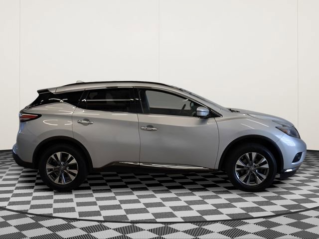 Used 2018 Nissan Murano SV image 2