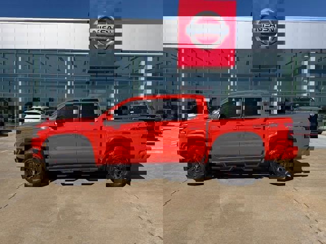 Used 2025 Nissan Frontier PRO-4X w/ Pro Premium Package image 2