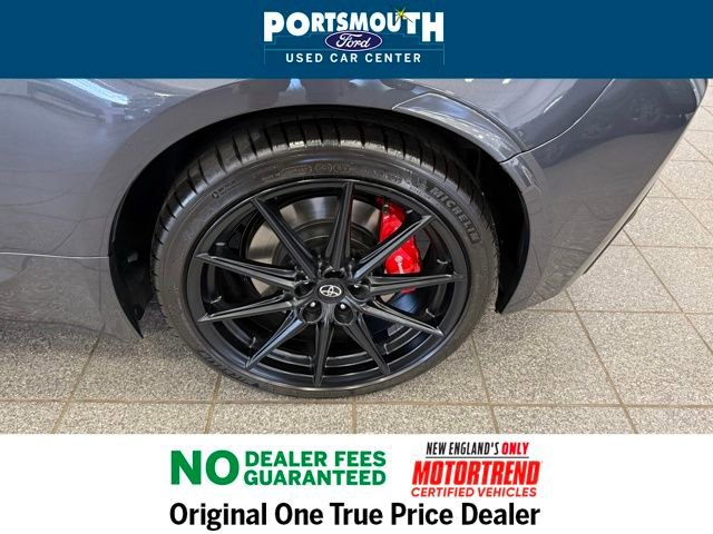 Used 2025 Toyota GR86 Premium w/ Performance Package image 25