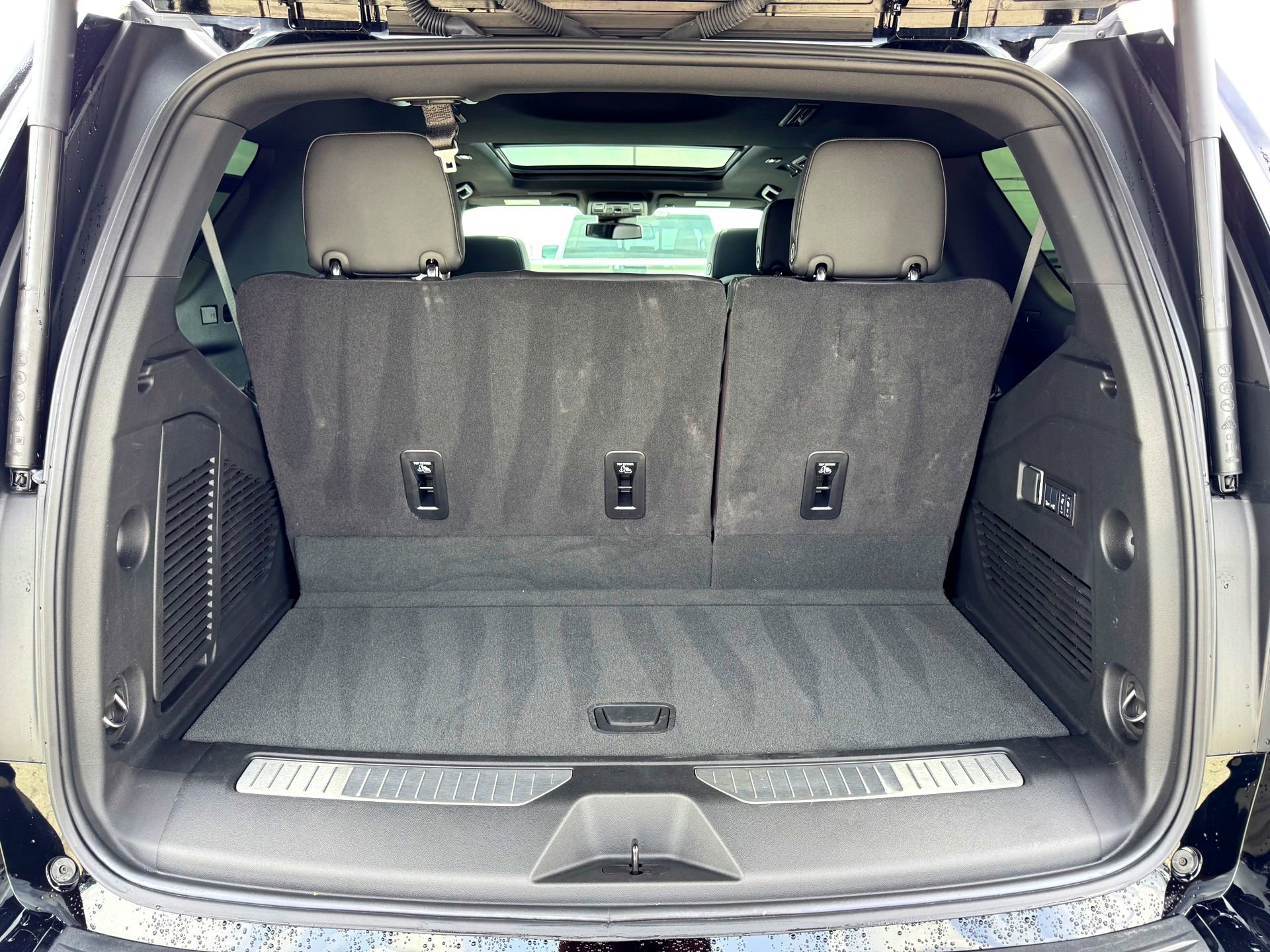 Used 2025 Chevrolet Tahoe Z71 w/ Comfort Package image 11