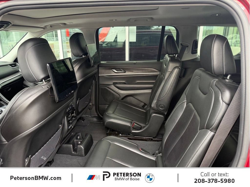 Used 2023 Jeep Grand Cherokee L Limited w/ Luxury Tech Group II AWD/4WD image 14