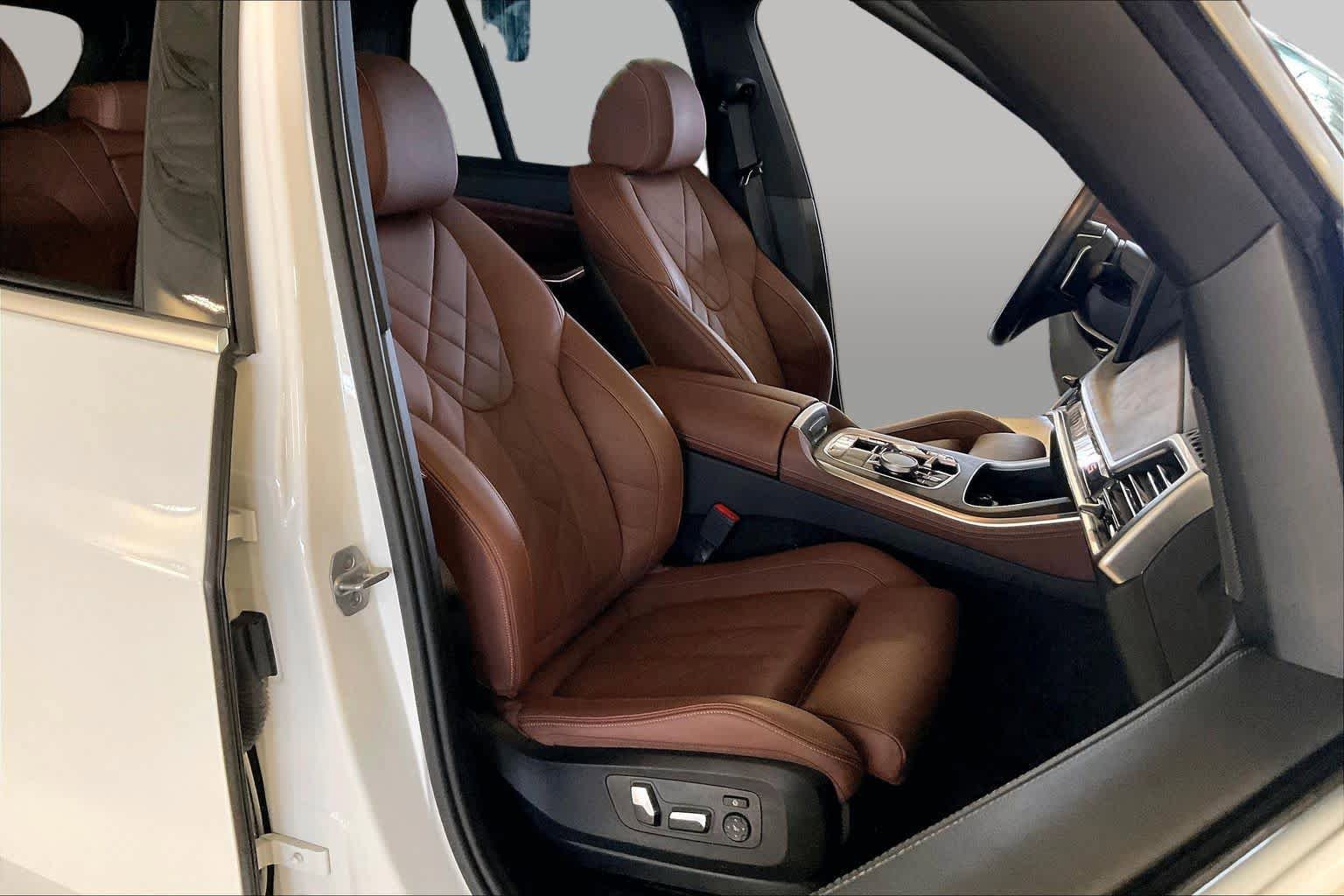 Certified 2024 BMW X5 xDrive40i w/ Premium Package AWD/4WD image 8