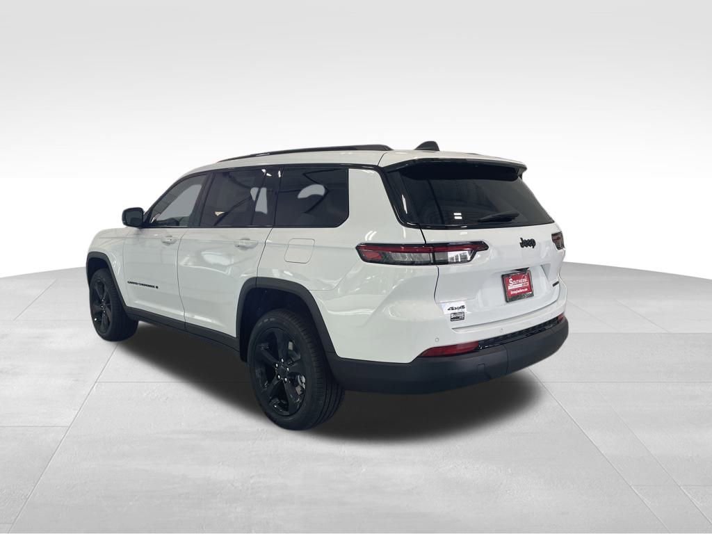 Used 2025 Jeep Grand Cherokee L Limited w/ Black Appearance Package image 4