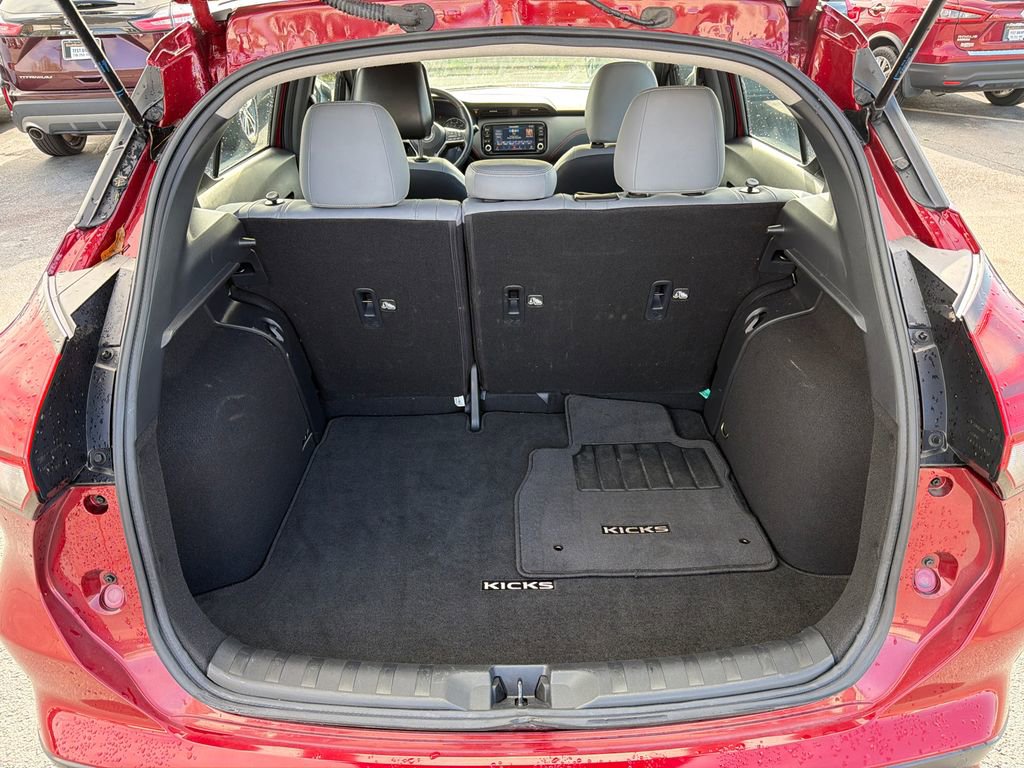 Used 2023 Nissan Kicks SR w/ SR Premium Package image 18