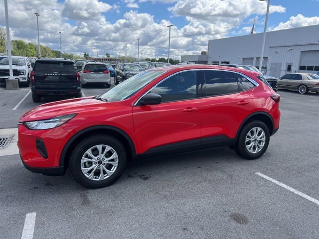Used 2024 Ford Escape Active AWD/4WD image 2