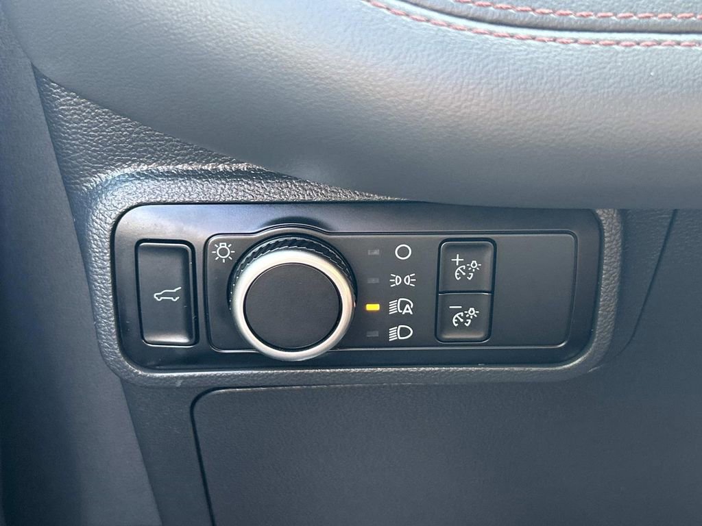 Used 2025 Ford Explorer Active image 31