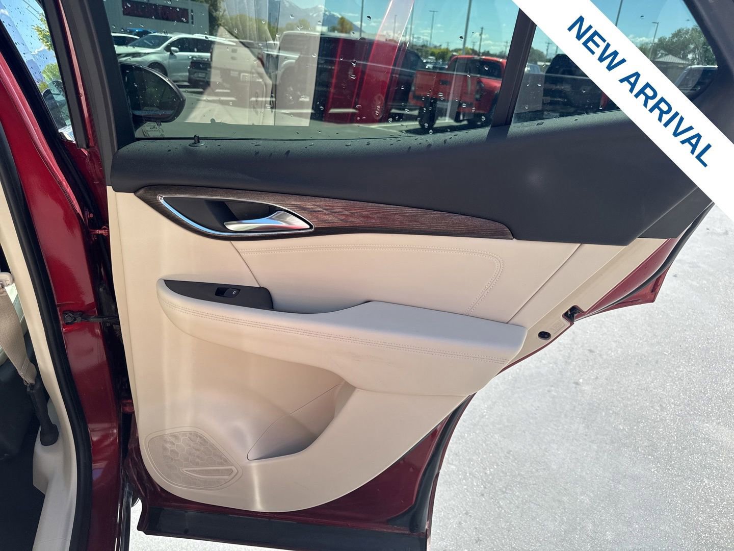 Used 2022 Buick Envision Avenir w/ Technology Package II FWD image 12