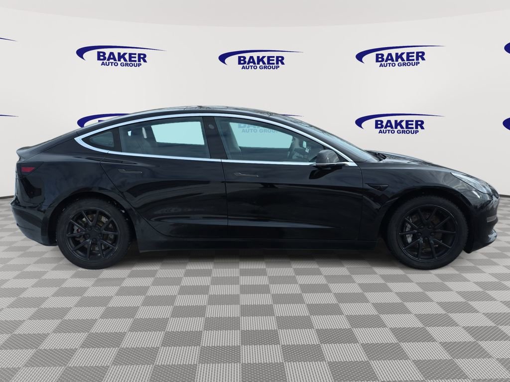 Used 2018 Tesla Model 3 Long Range image 2