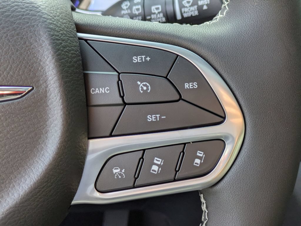 New 2026 Chrysler Pacifica Limited FWD image 19