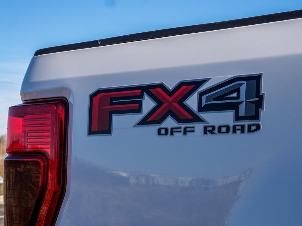 Used 2021 Ford F250 Lariat w/ Lariat Value Package AWD/4WD image 12