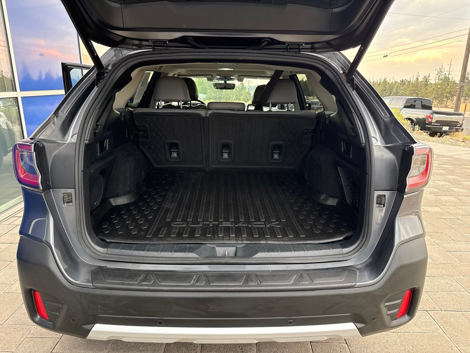 Used 2022 Subaru Outback Limited AWD/4WD image 11