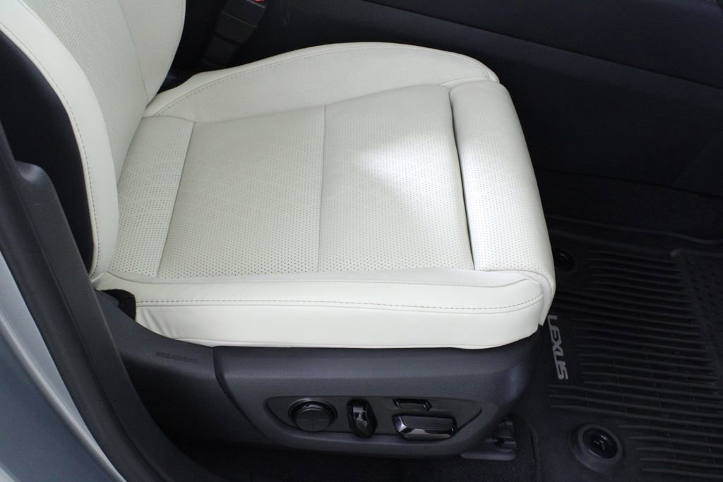 Used 2023 Lexus RX 350 w/ Accessory Package image 18