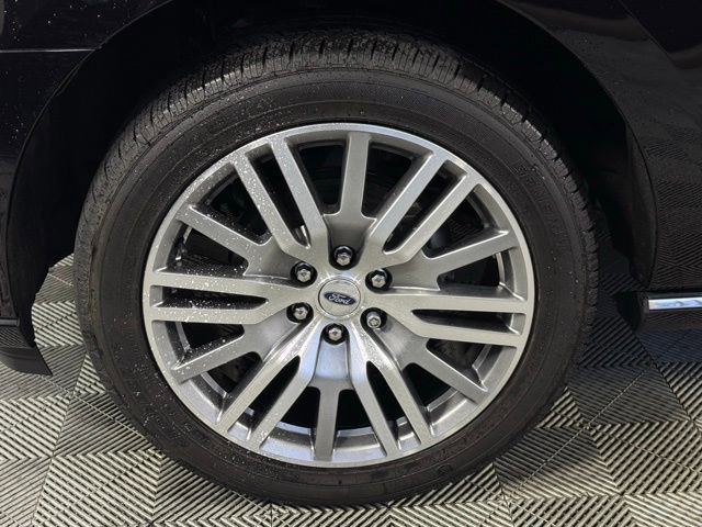 Used 2024 Ford Expedition Platinum image 7